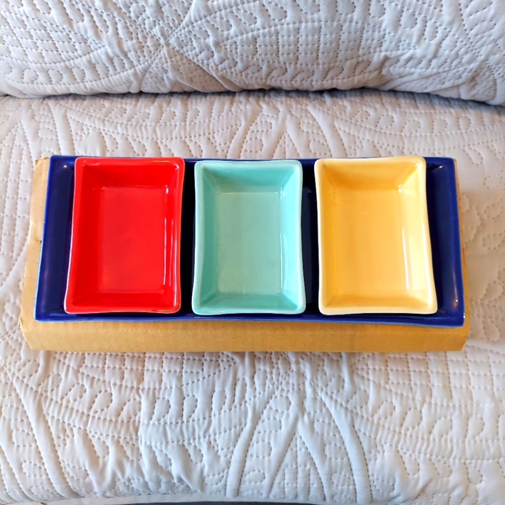Multi colored dip Bowls 3 Bowls & Holder Bright Colors NEW IN BOX